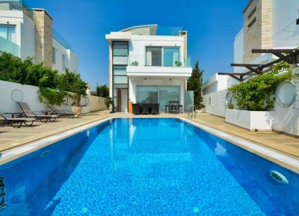 Villa for 1 200 000 euro in Protaras, Cyprus