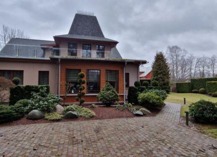 House for 600 000 euro in Melluzi, Latvia