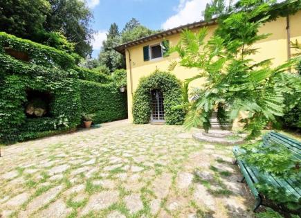 Villa for 1 200 000 euro in Florence, Italy