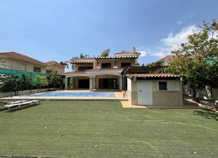 Villa for 2 300 000 euro in Limassol, Cyprus