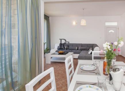 Wohnung für 149 100 euro in Kamenari, Montenegro