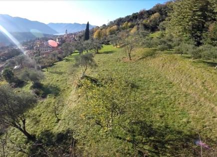 Land for 1 200 000 euro in Tremezzina, Italy