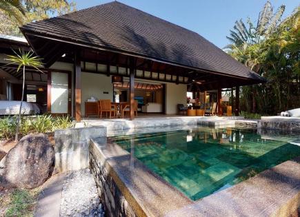 Villa for 1 600 000 euro in Grande Riviere Noire, Mauritius