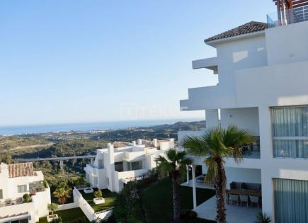 Penthouse for 1 250 000 euro in Benahavis, Spain