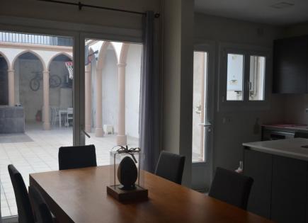 Townhouse for 765 000 euro in Mataró, Spain