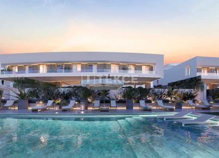 Villa for 1 350 000 euro in Estepona, Spain