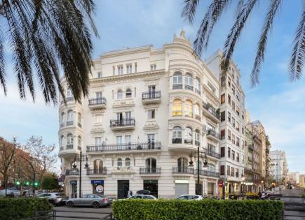 Flat for 1 800 000 euro in Valencia, Spain