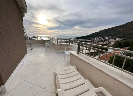 Flat for 200 000 euro in Petrovac, Montenegro