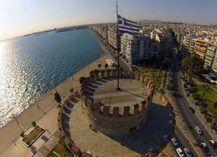 Propiedad comercial para 425 000 euro en Salónica, Grecia
