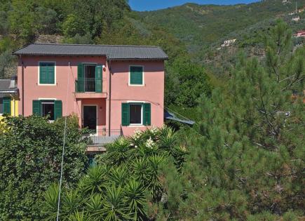 House for 350 000 euro in Genova, Italy