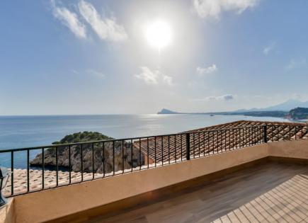 Penthouse for 950 000 euro on Costa Blanca, Spain