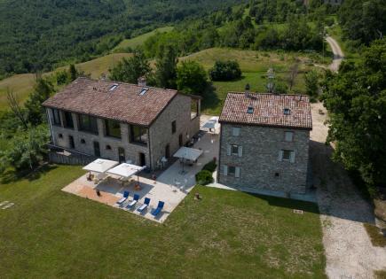 Manor for 3 650 000 euro in Modena, Italy