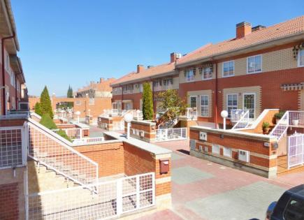 Townhouse for 520 000 euro in Madrid, Spain