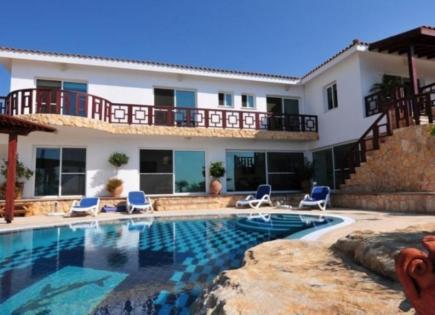 Casa para 2 300 000 euro en Pafos, Chipre
