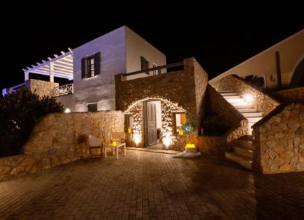 Commercial property for 8 500 000 euro in Tinos, Greece