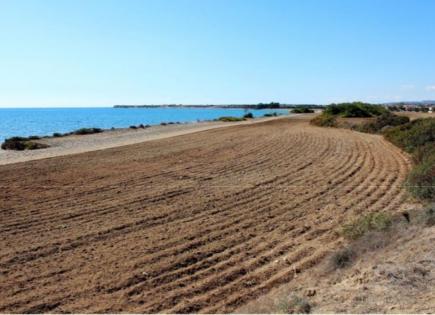 Land for 1 300 000 euro in Larnaca, Cyprus