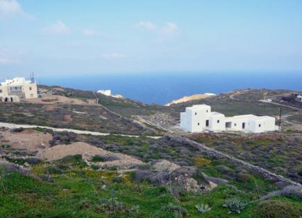 Commercial property for 1 340 000 euro on Kythnos, Greece