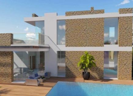 House for 1 975 000 euro in Paphos, Cyprus