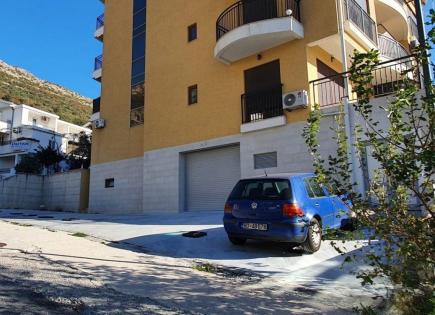 Commercial apartment building for 500 000 euro in Petrovac, Montenegro