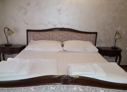 Mietshaus für 1 350 000 euro in Kotor, Montenegro