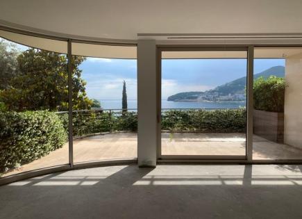 Flat for 1 500 000 euro in Becici, Montenegro