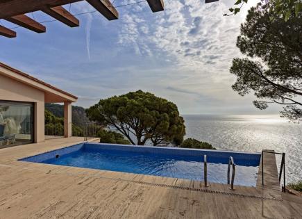 House for 3 200 000 euro on Costa Brava, Spain