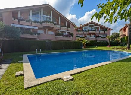 Flat for 215 000 euro on Costa Brava, Spain