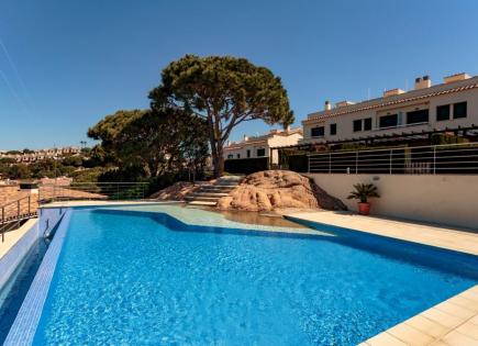 Townhouse for 440 000 euro on Costa Brava, Spain