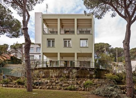 House for 900 000 euro on Costa Brava, Spain