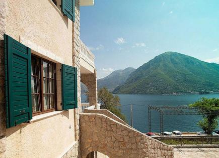 House for 725 000 euro in Kostanjica, Montenegro