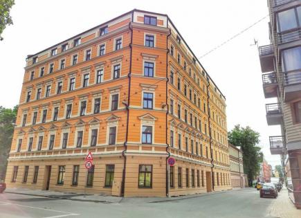 Commercial apartment building for 4 500 000 euro in Riga, Latvia