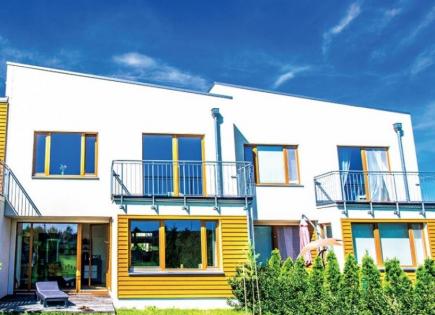 Casa adosada para 310 000 euro en Distrito de Riga, Letonia