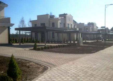 Casa adosada para 320 000 euro en Distrito de Riga, Letonia