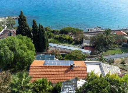 Casa para 1 900 000 euro en Bordighera, Italia