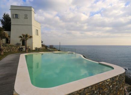 House for 5 900 000 euro in San Remo, Italy