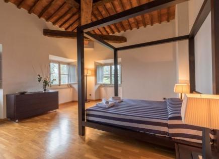 Wohnung für 1 350 000 euro in Lucca, Italien