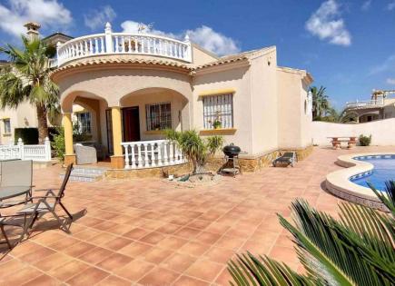 Villa for 325 000 euro in Guardamar del Segura, Spain