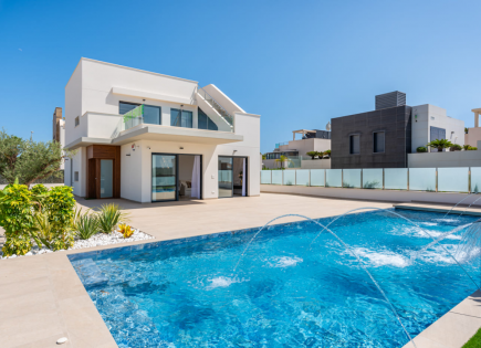 Villa for 975 000 euro in Dehesa de Campoamor, Spain