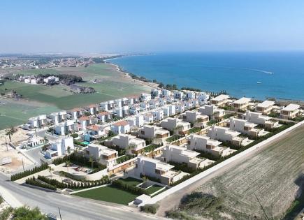 Villa for 2 700 000 euro in Larnaca, Cyprus