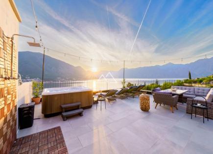 Penthouse for 420 000 euro in Dobrota, Montenegro
