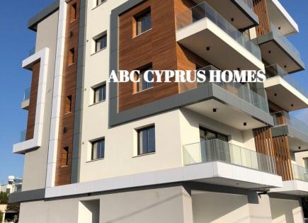 Commercial apartment building for 2 200 000 euro in Paphos, Cyprus