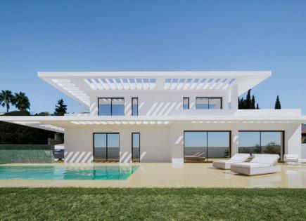 Villa for 995 000 euro in Casares, Spain