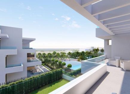Apartment for 450 000 euro in Estepona, Spain