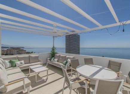 Penthouse for 895 000 euro in Estepona, Spain