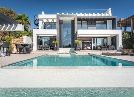 Villa for 2 800 000 euro in Estepona, Spain