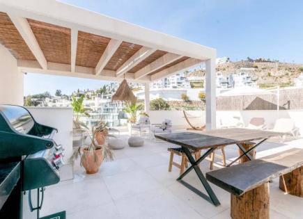 Penthouse for 719 000 euro in Benahavis, Spain