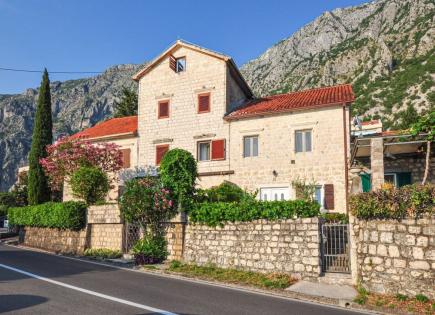 House for 305 000 euro in Kotor, Montenegro