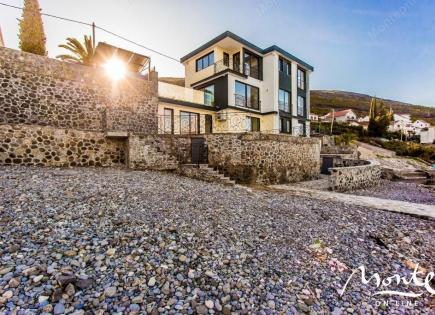 Villa para 1 500 000 euro en Tivat, Montenegro