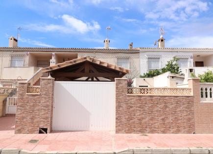 Bungalow for 130 000 euro in Cabo Roig, Spain