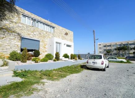 Villa for 590 000 euro in Larnaca, Cyprus